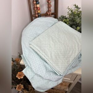 The Big One Blue Trellis Queen Size Sheet Set